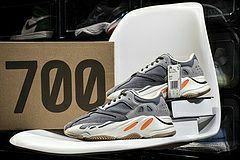 Picture of Yeezy 700 _SKUfc4220906fc
